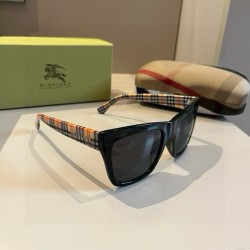 BURBERRY SUNGLASSES