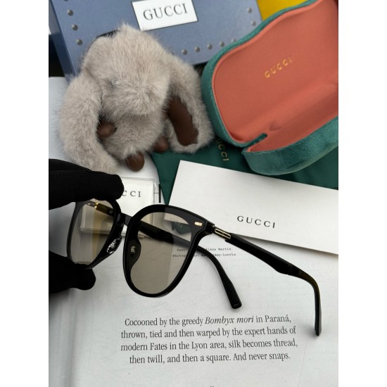 Gucci SUNGLASSES