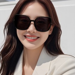 BURBERRY SUNGLASSES