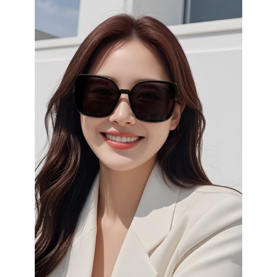 BURBERRY SUNGLASSES