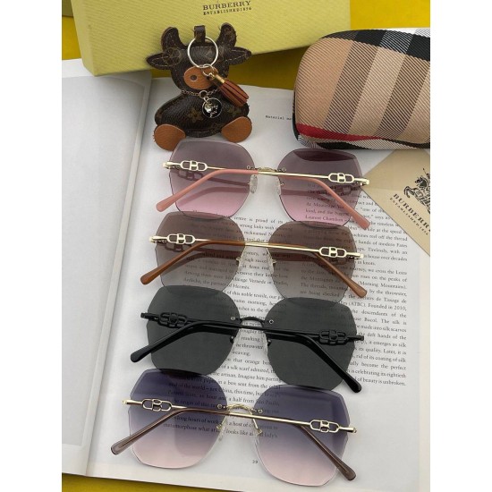 BURBERRY SUNGLASSES