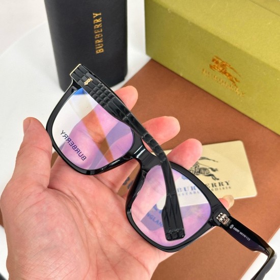 BURBERRY SUNGLASSES