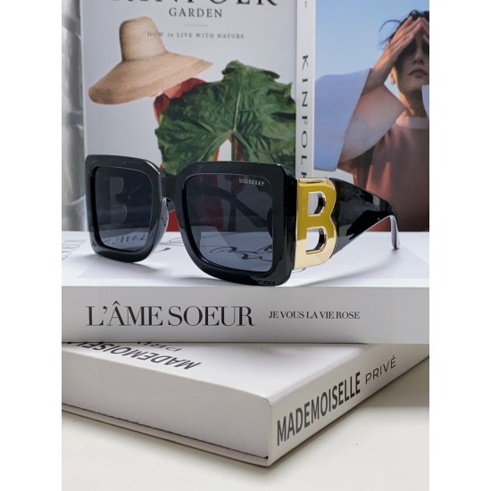 BURBERRY SUNGLASSES
