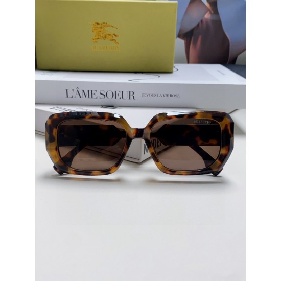 BURBERRY SUNGLASSES
