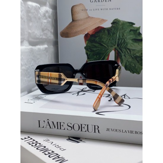 BURBERRY SUNGLASSES