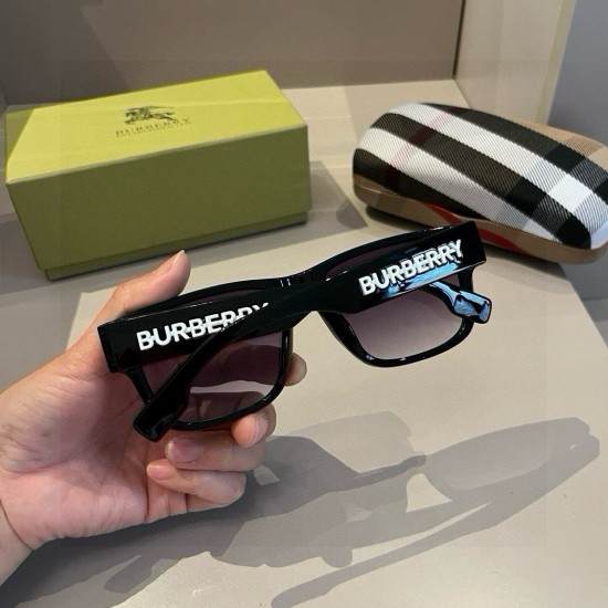 BURBERRY SUNGLASSES