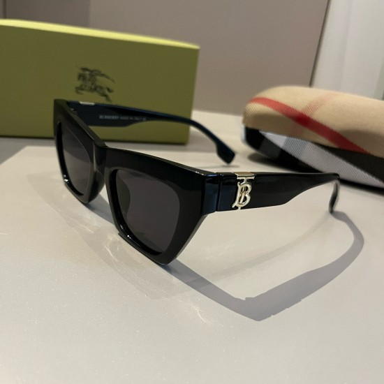 BURBERRY SUNGLASSES