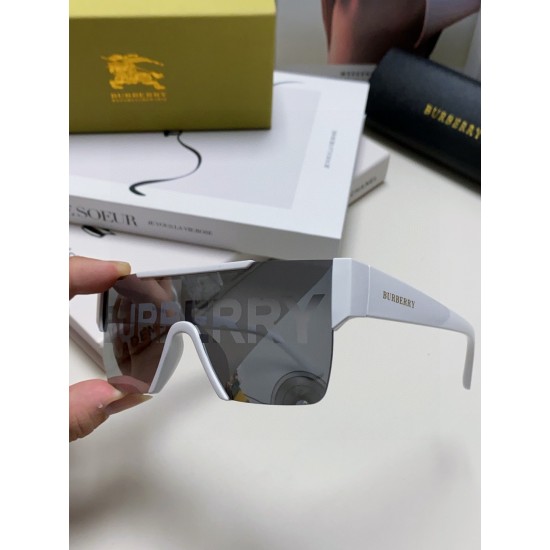 BURBERRY SUNGLASSES