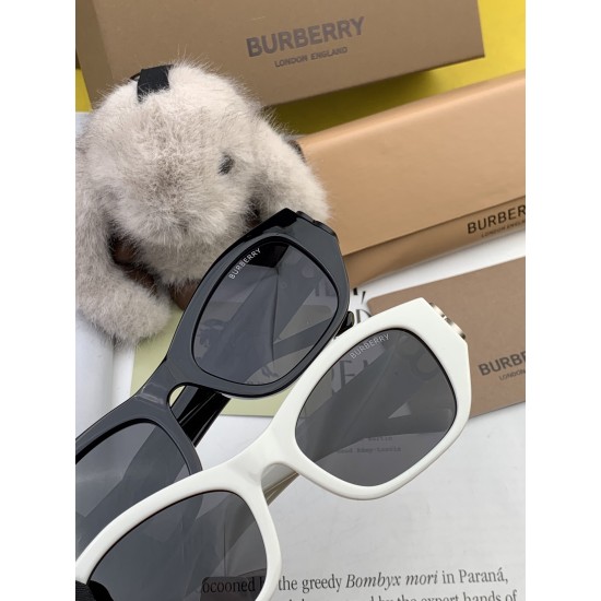 BURBERRY SUNGLASSES