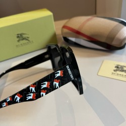 BURBERRY SUNGLASSES