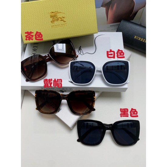 BURBERRY SUNGLASSES