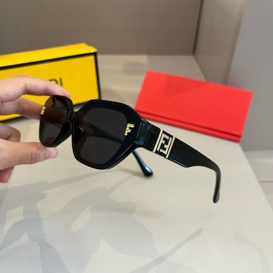 FENDI SUNGLASSES