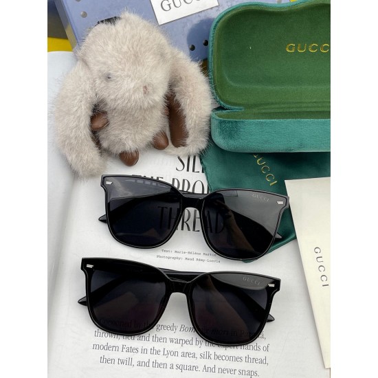 Gucci SUNGLASSES