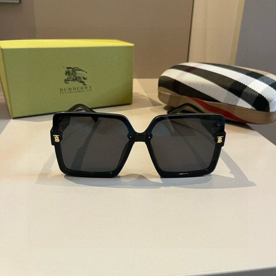 BURBERRY SUNGLASSES