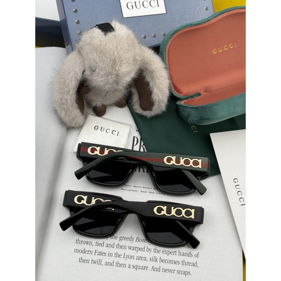 Gucci SUNGLASSES