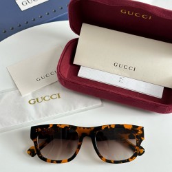 Gucci SUNGLASSES