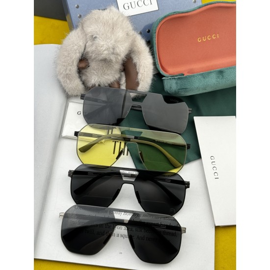 Gucci SUNGLASSES