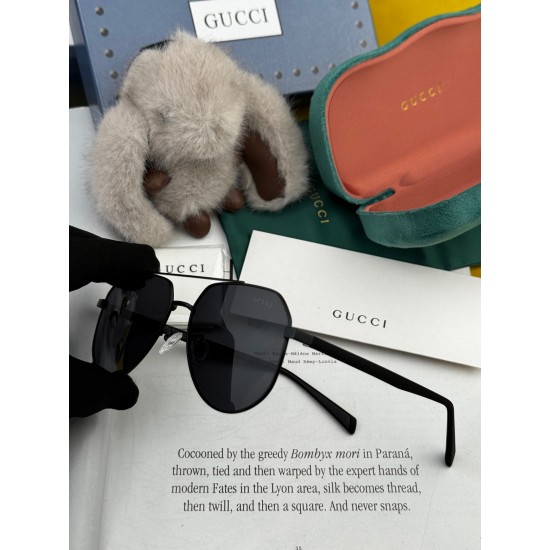 Gucci SUNGLASSES