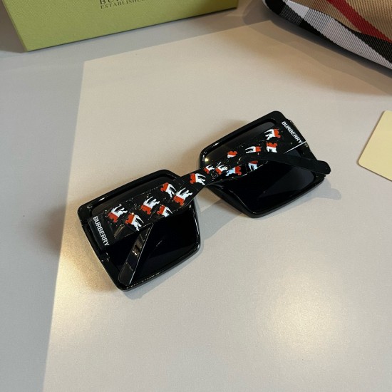 BURBERRY SUNGLASSES
