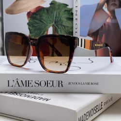 BURBERRY SUNGLASSES