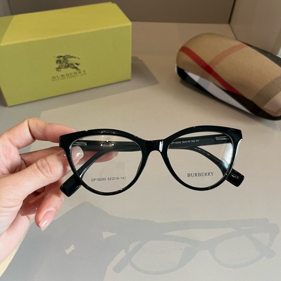 BURBERRY SUNGLASSES