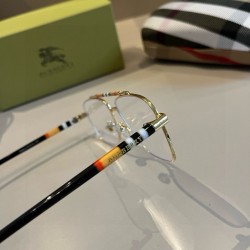 BURBERRY SUNGLASSES