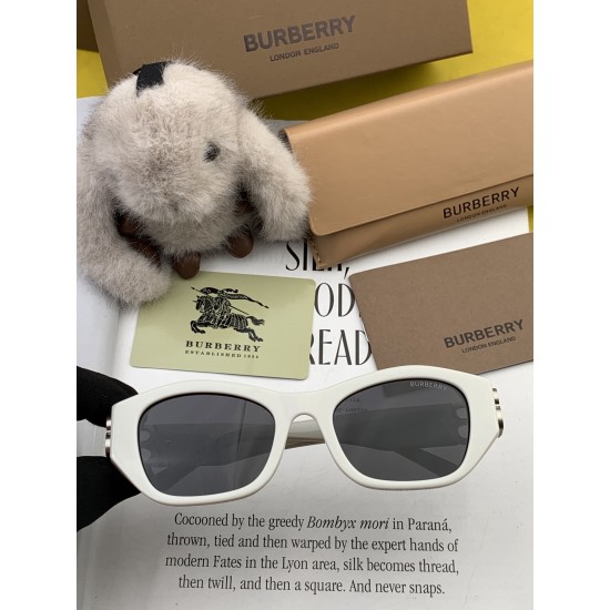 BURBERRY SUNGLASSES