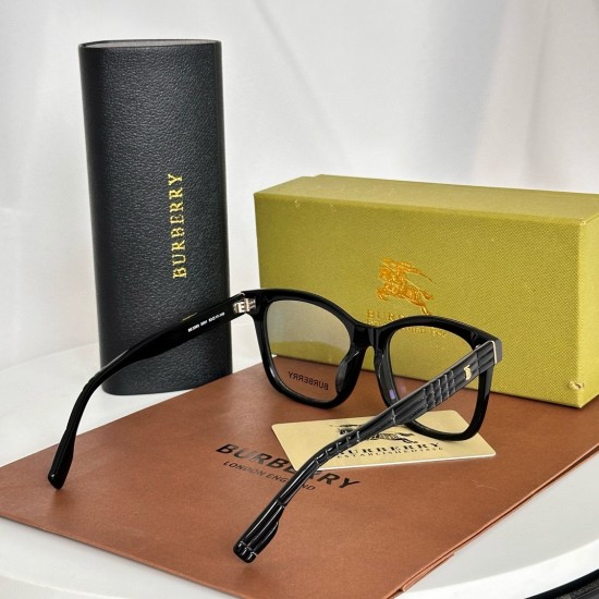 BURBERRY SUNGLASSES