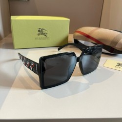 BURBERRY SUNGLASSES