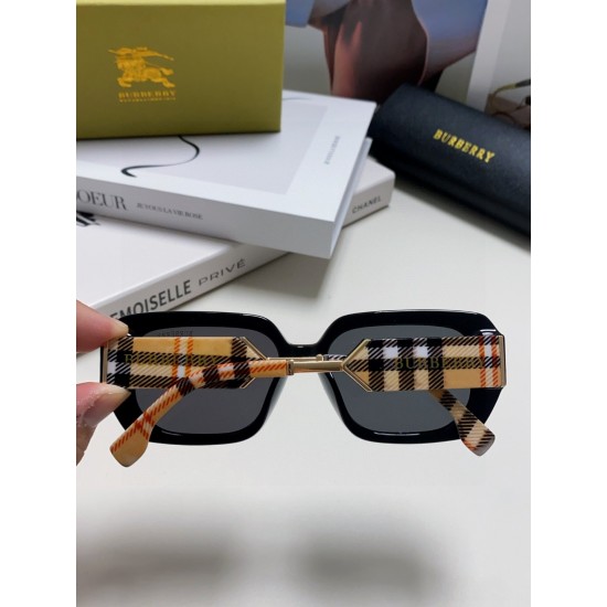 BURBERRY SUNGLASSES