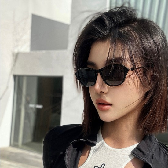 Gucci SUNGLASSES Gucci SUNGLASSES