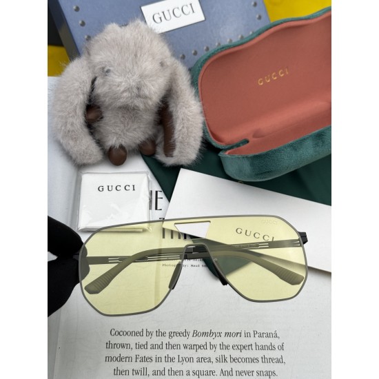Gucci SUNGLASSES