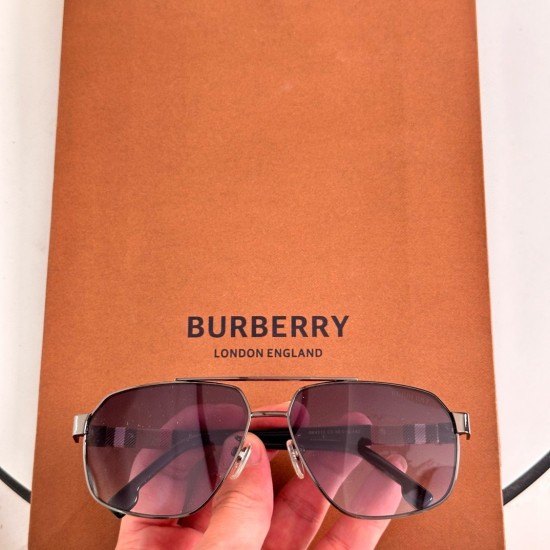 BURBERRY SUNGLASSES