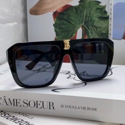 BURBERRY SUNGLASSES