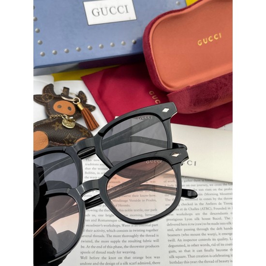 Gucci SUNGLASSES