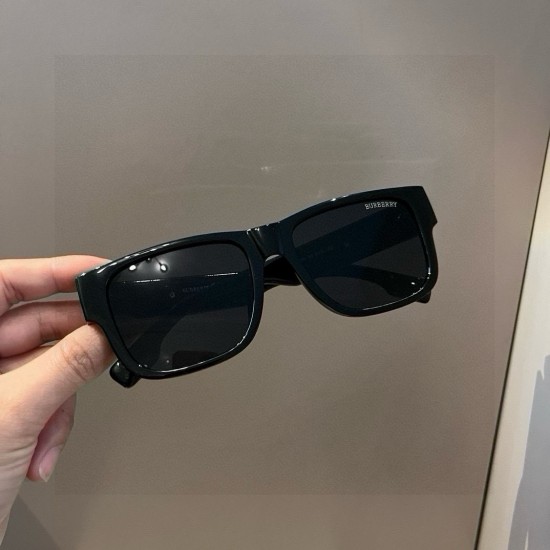 BURBERRY SUNGLASSES
