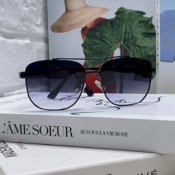 BURBERRY SUNGLASSES