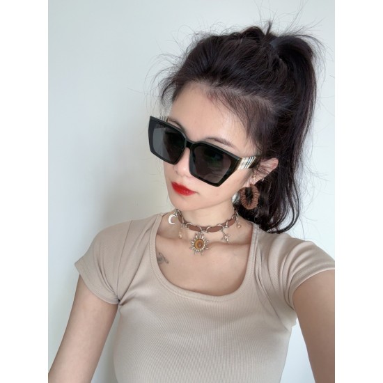 BURBERRY SUNGLASSES