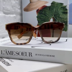 BURBERRY SUNGLASSES