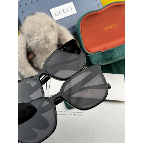 Gucci SUNGLASSES