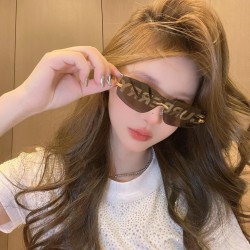 BURBERRY SUNGLASSES