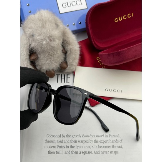 Gucci SUNGLASSES