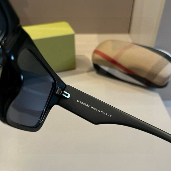 BURBERRY SUNGLASSES