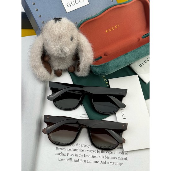 Gucci SUNGLASSES