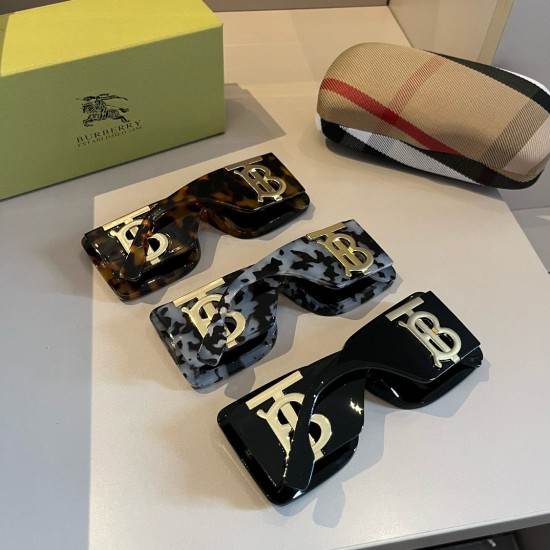 BURBERRY SUNGLASSES