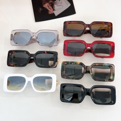 BURBERRY SUNGLASSES