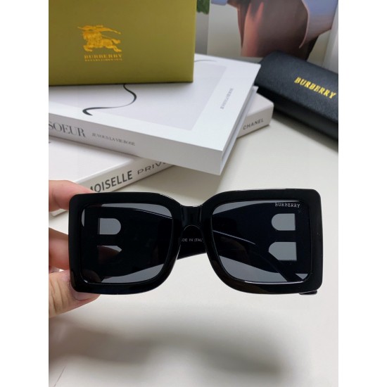 BURBERRY SUNGLASSES