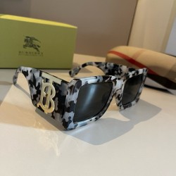 BURBERRY SUNGLASSES