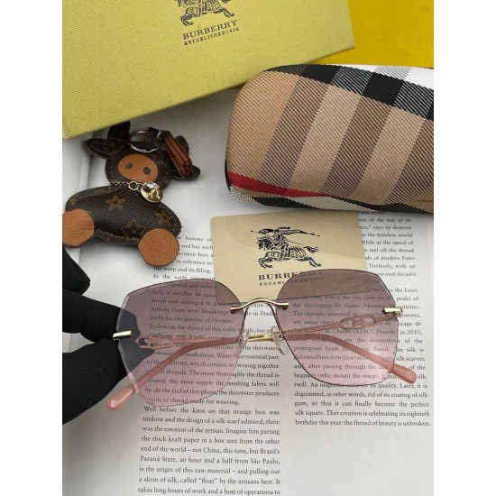 BURBERRY SUNGLASSES