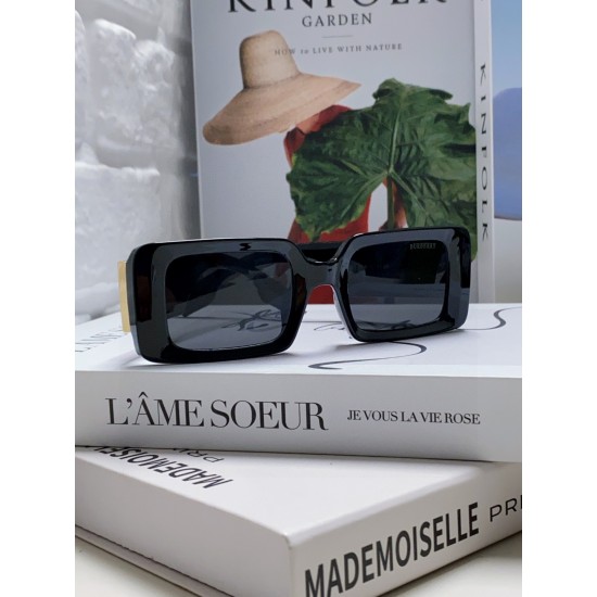 BURBERRY SUNGLASSES